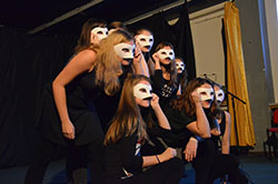 Závěrečné vystoupení z herecké školy 2012 www.letni-herecka-skola.eu
